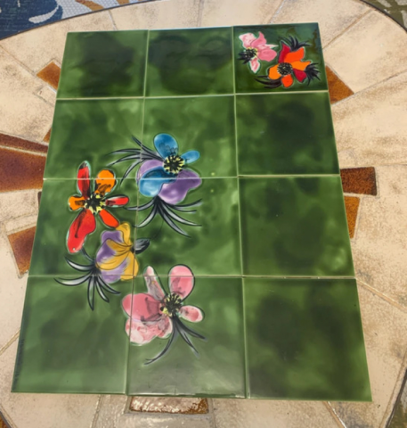 12 carreaux de faience Villeroy et Boch dessins signs La roue Vallauris